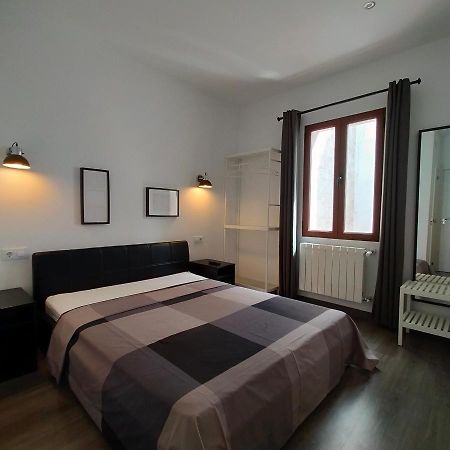 Room Pride Madrid Bagian luar foto