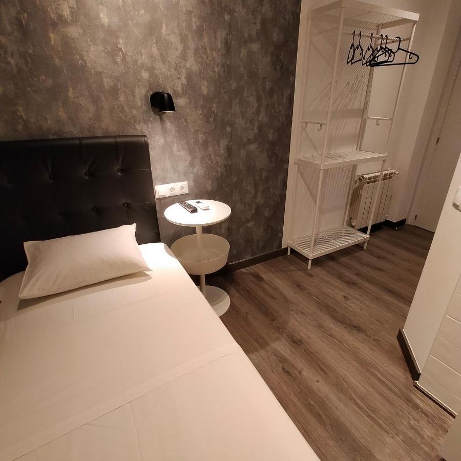 Room Pride Madrid Bagian luar foto